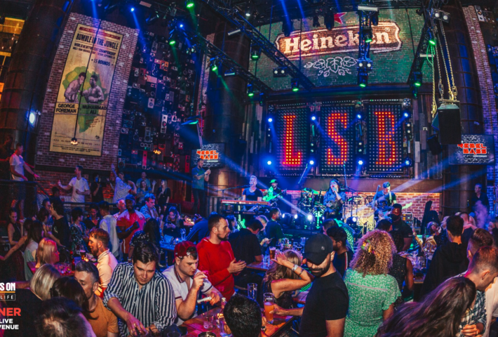 Live Music at Lock, Stock & Barrel – Business Bay