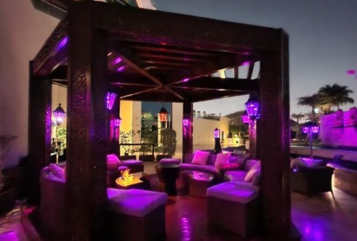 Social Chic Nights