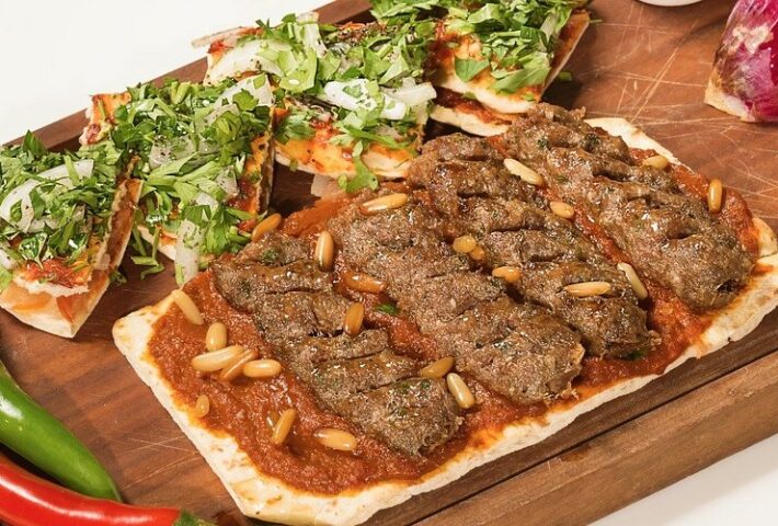 Grand Cafe, Al Manara